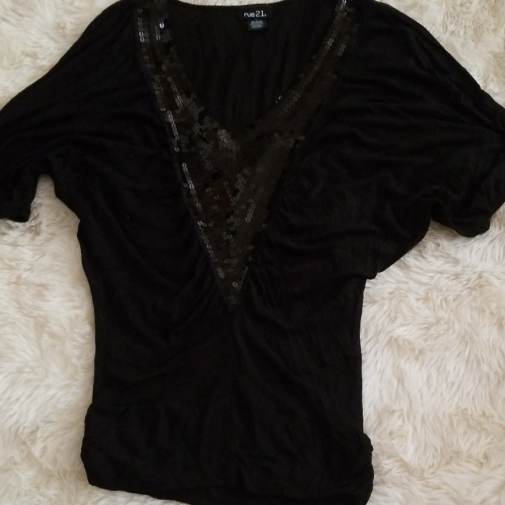 Black v neck top